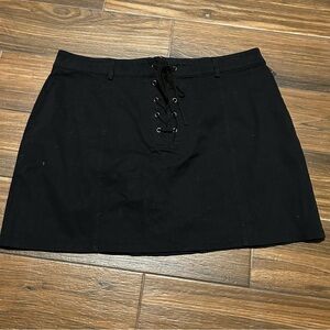 Forever‎ 21 Skirt Short 2X Black NWT Lace Up Detail Zipper Closure